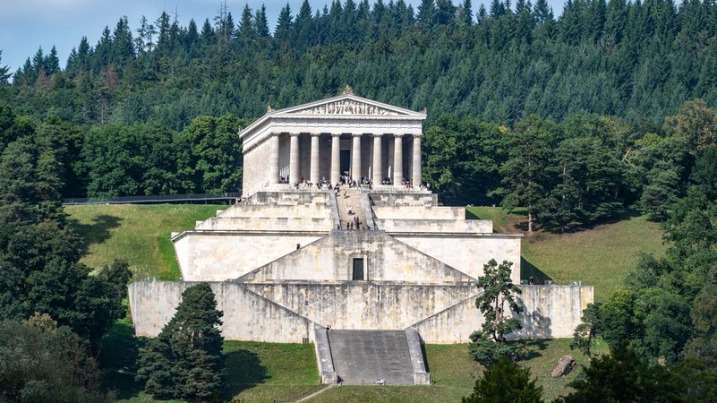(Archivbild) Die Walhalla nahe Regensburg | Bild: picture alliance/dpa | Armin Weigel (Archivbild) Die Walhalla nahe Regensburg