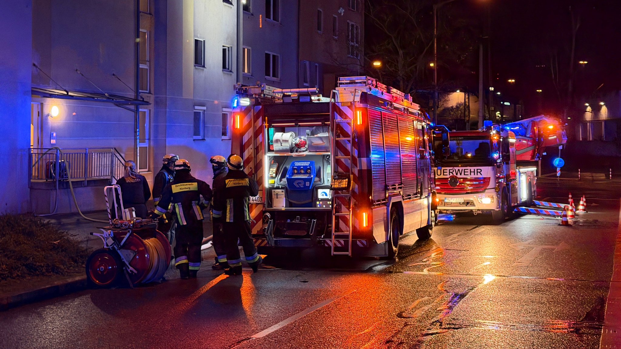 Wohnhaus-Brand in Nürnberg: Feuerwerk und Kinder im Verdacht