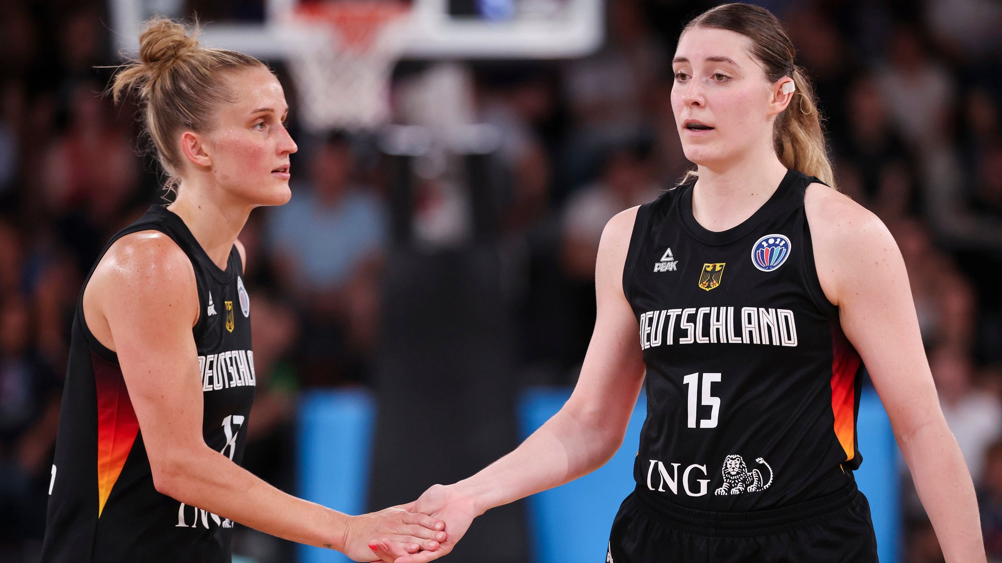 Deutschlands Leonie Fiebich und Luisa Geiselsöder (r) 