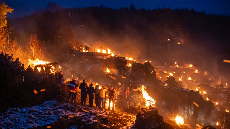 Fränkische Schweiz: Bergfeuer | Bild: NEWS5 Fränkische Schweiz: Bergfeuer