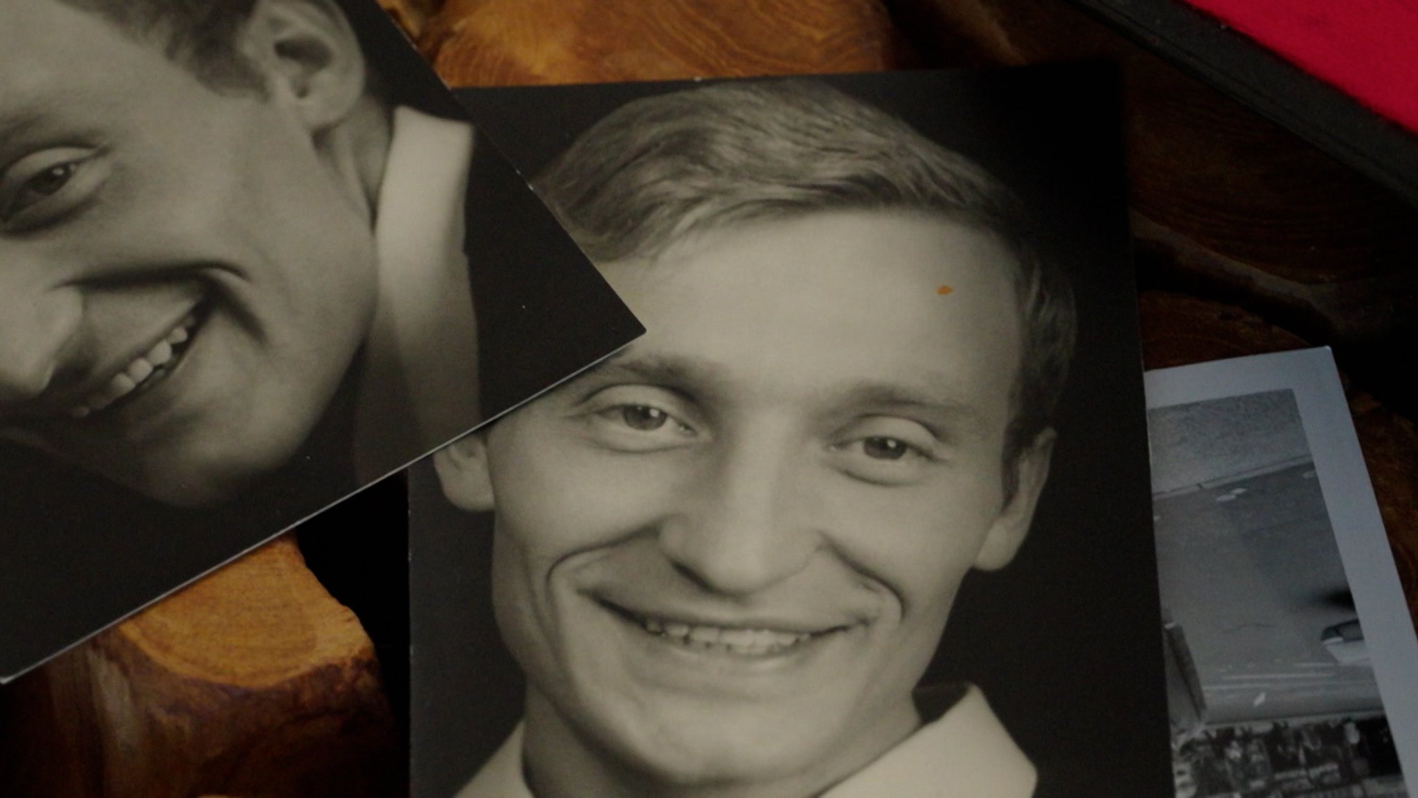 Claude war gerade mal 13 Jahre alt, als sein Onkel Fred Ende der 90er Jahre an AIDS starb. Er begab sich mit BR-Journalist Phillip Syvarth auf Spurensuche.