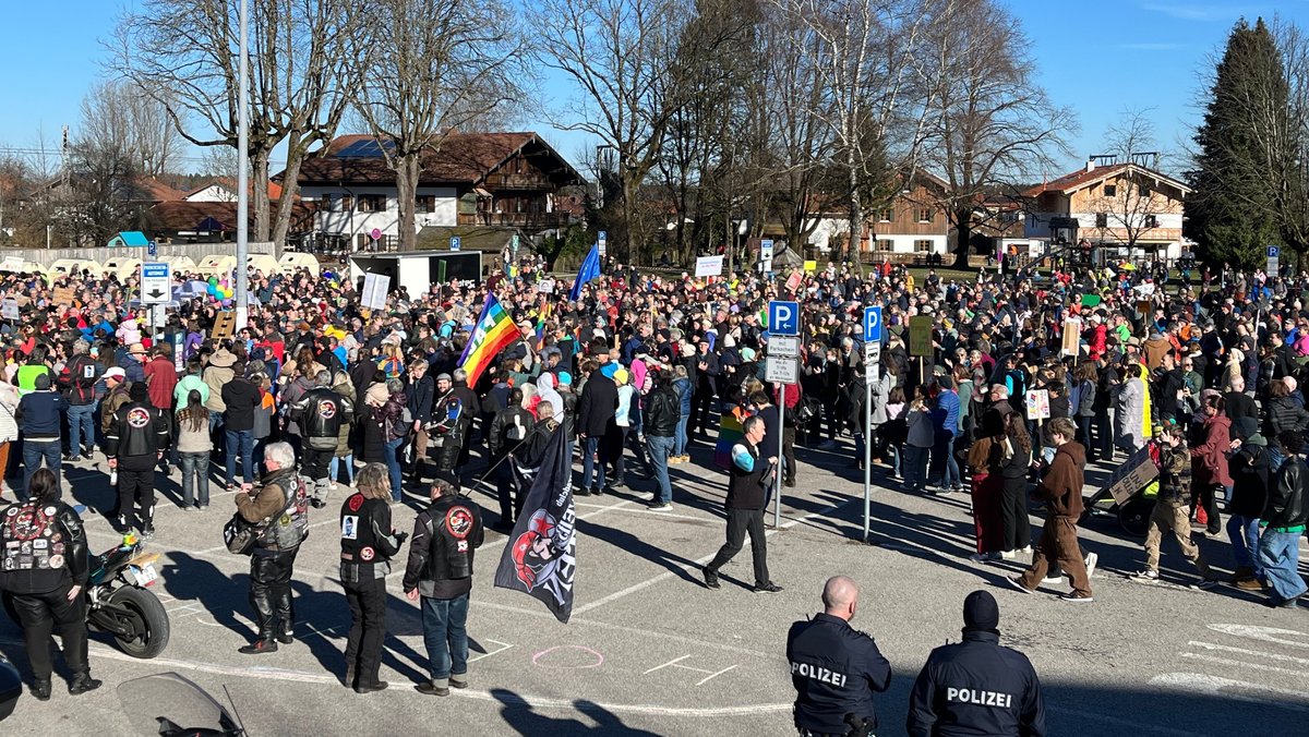 1.500 Teilnehmer bei Demo "Holzkirchen ist bunt"