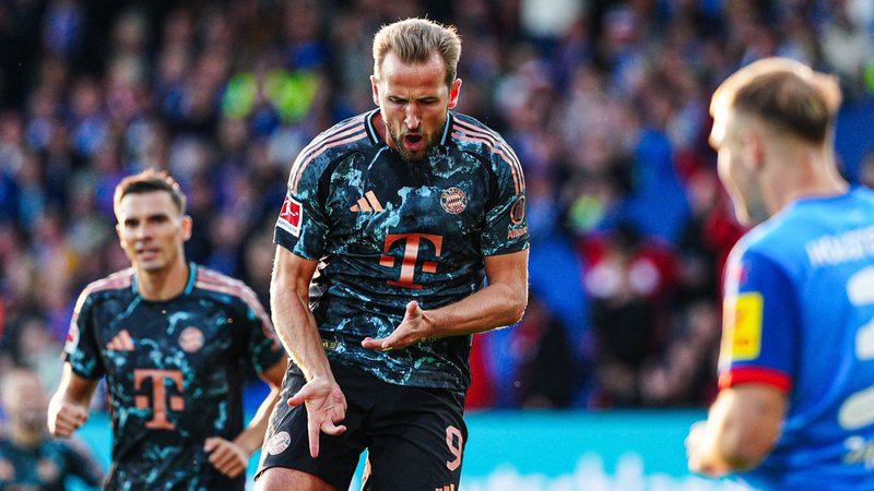Harry Kane bejubelt Dreierpack gegen Holstein Kiel. | Bild: picture-alliance/dpa Harry Kane bejubelt Dreierpack gegen Holstein Kiel.