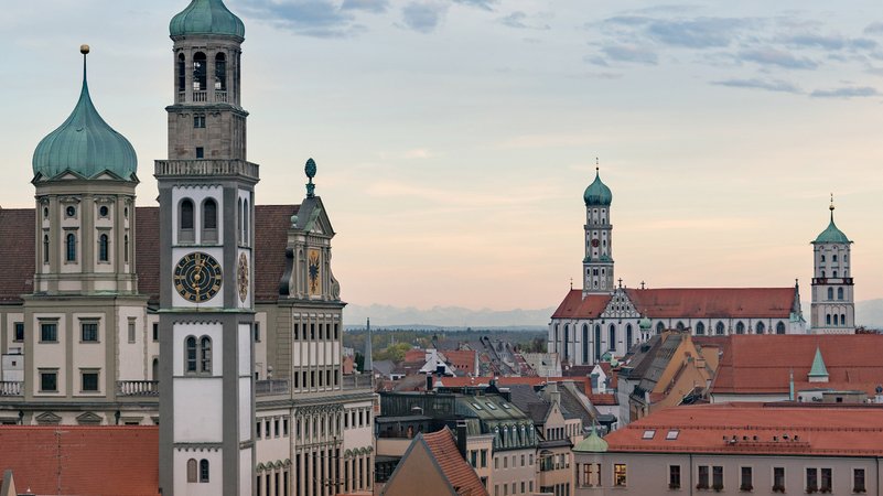 Augsburg mit Perlachturm und Rathaus | Bild: BR / Johannes Hofelich Augsburg mit Perlachturm und Rathaus