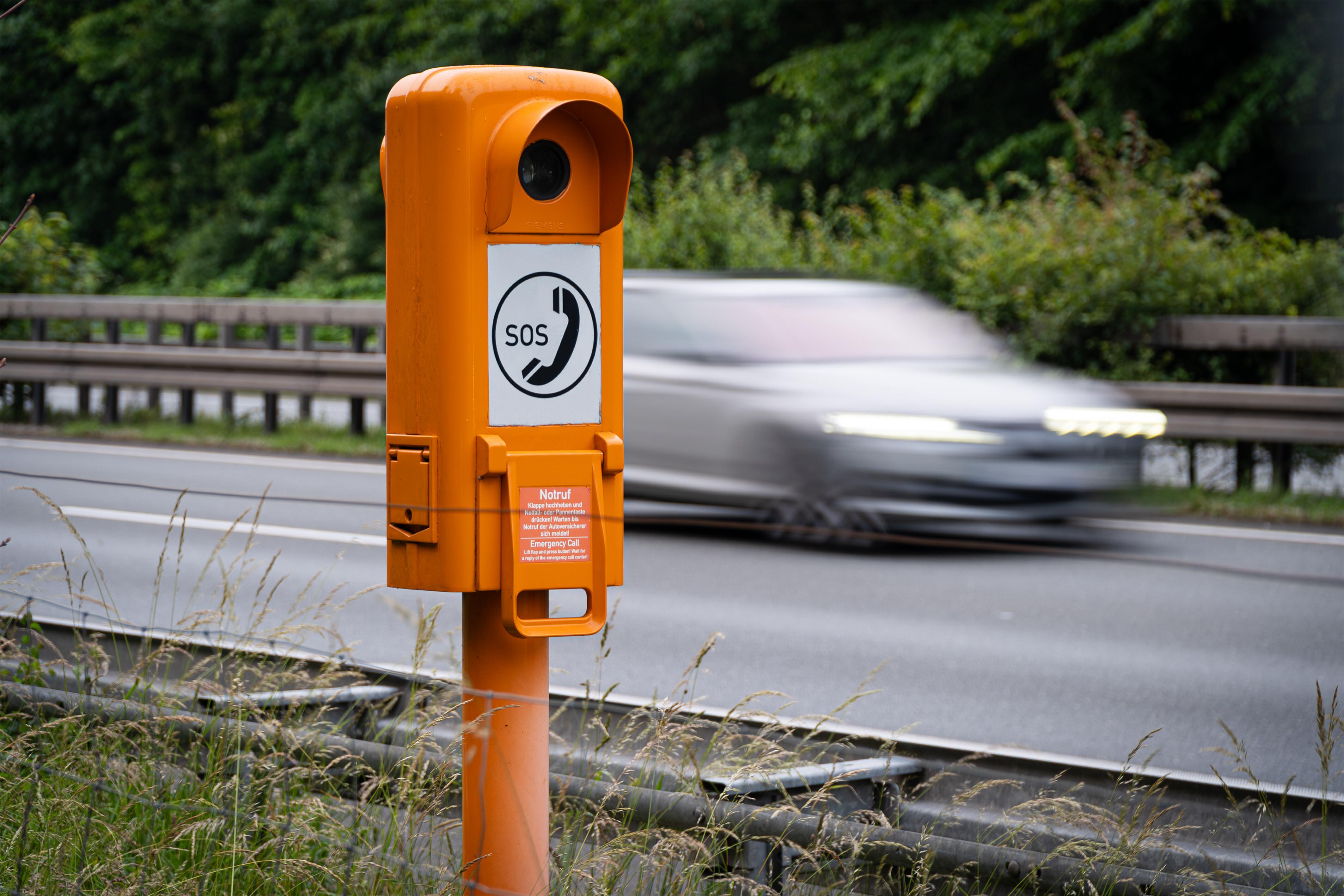 Emergency call boxes on highways nationwide out of service