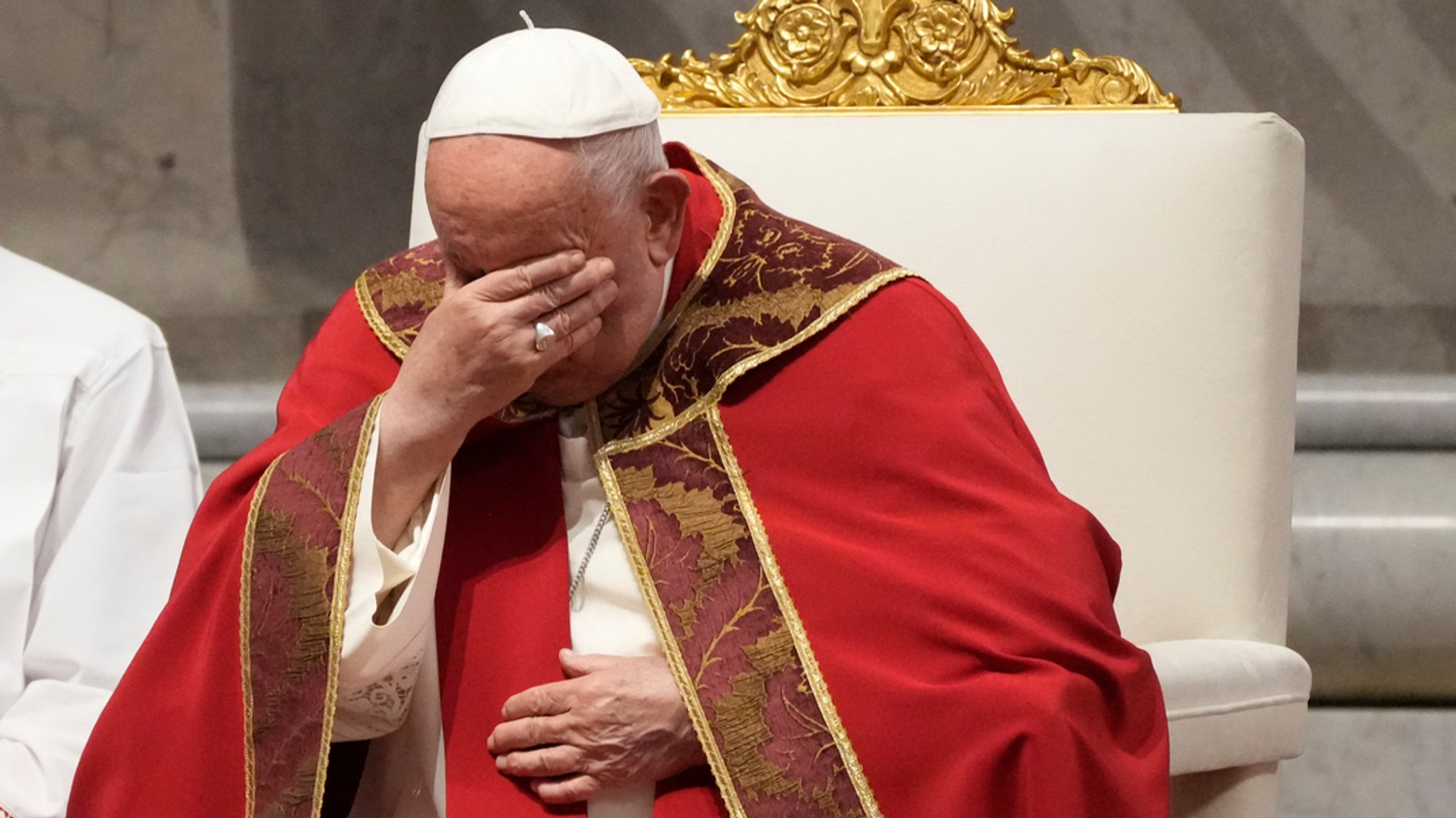 Vatikan, Vatikanstadt: Papst Franziskus steht der Pfingstmesse im Petersdom vor. (Archivbild)