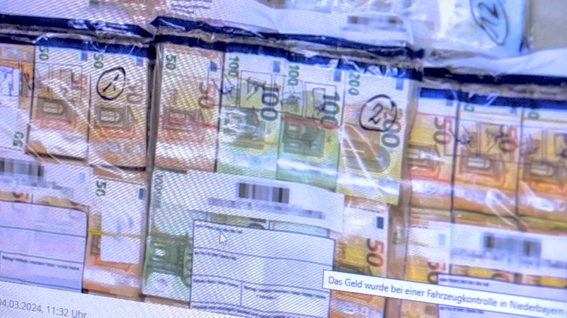 Beschlagnahmtes Bargeld | Bild: Bayerischer Rundfunk 2024 Beschlagnahmtes Bargeld