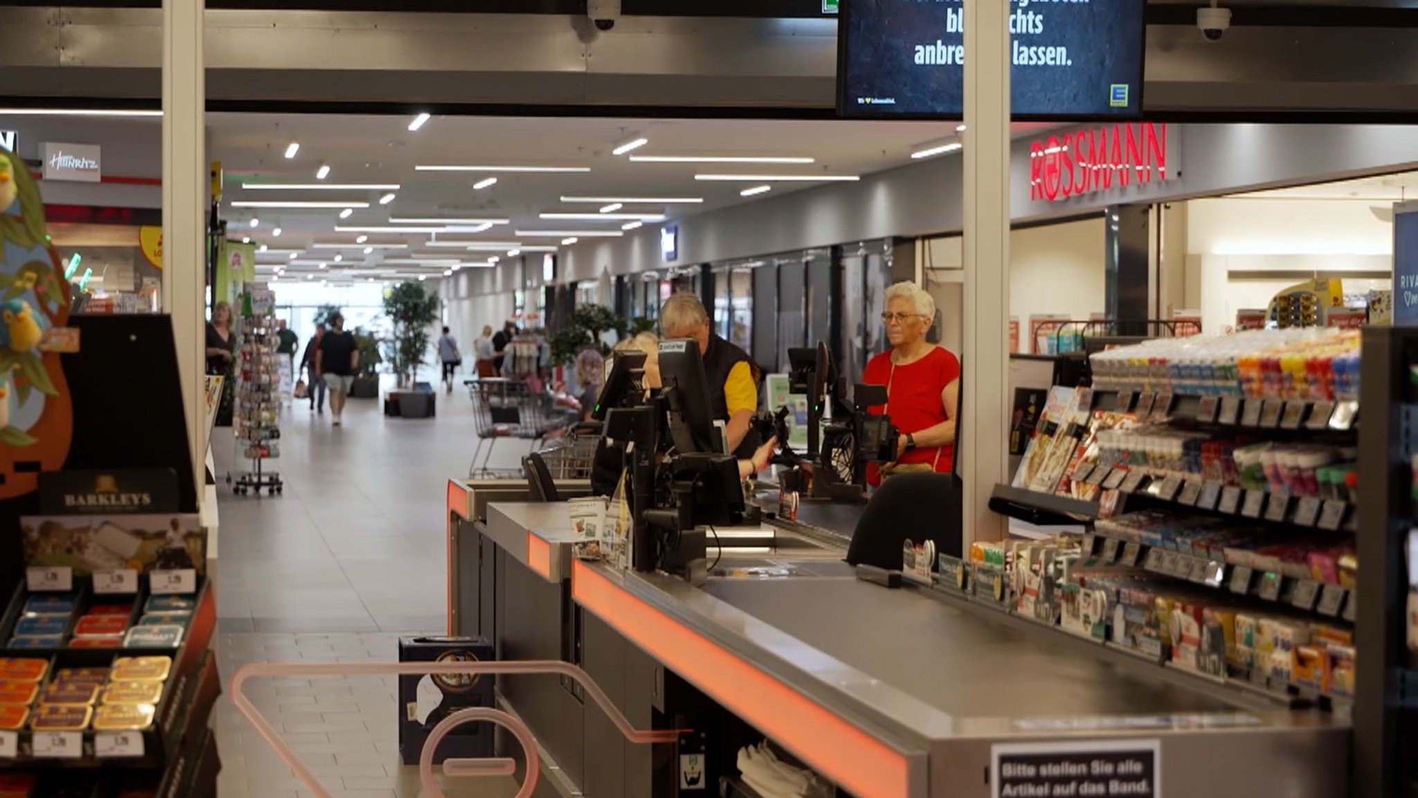 Stille Stunde im Supermarkt.