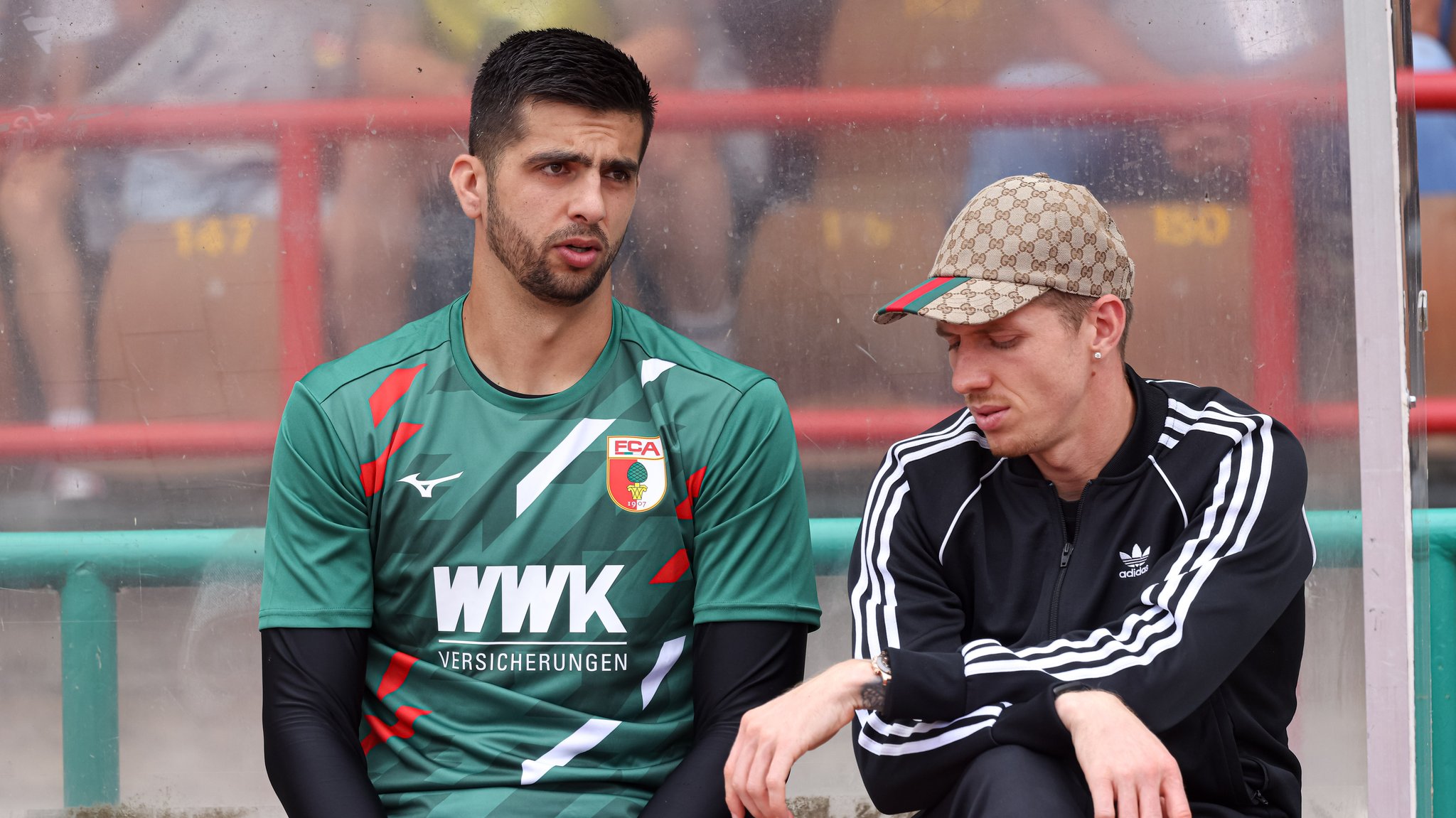 Nediljko Labrovic im Gespräch mit Landsmann Kristijan Jakic 