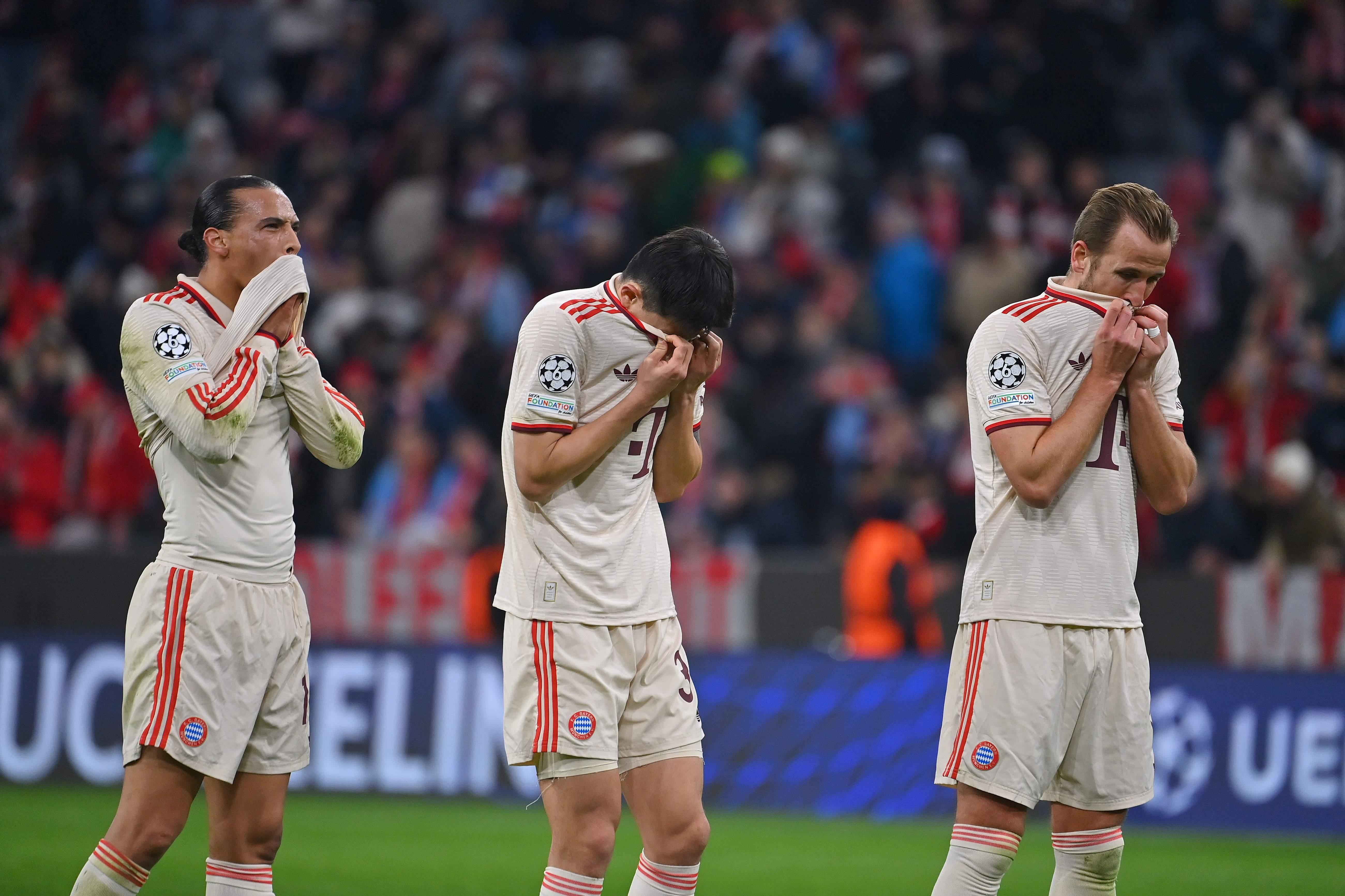 Leroy Sané, Minjae Kim und Harry Kane sind trotz des Siegs enttäuscht.