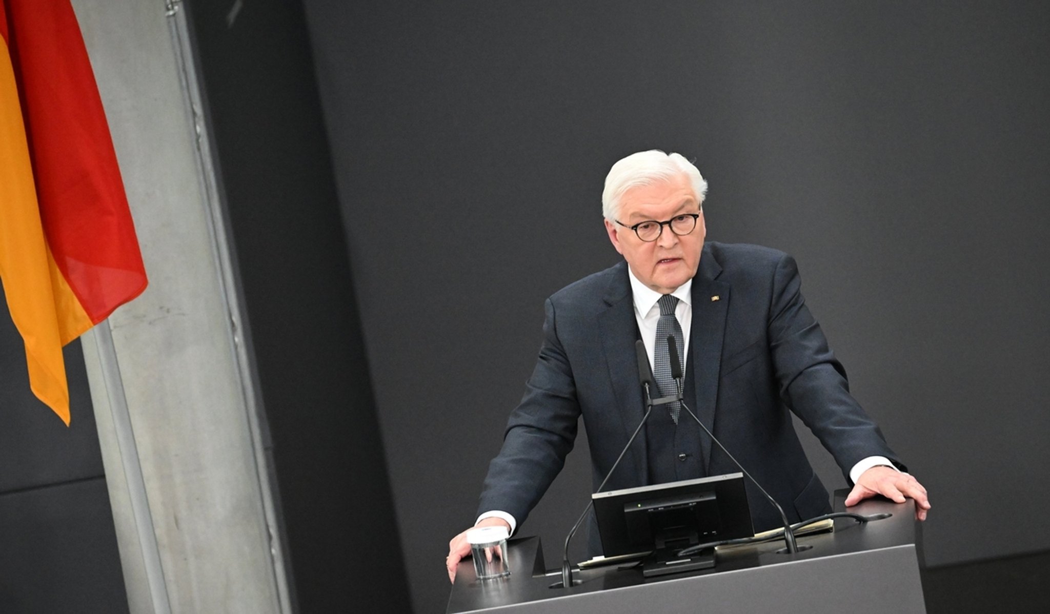 13.02.2022, Berlin: Bundespräsident Frank-Walter Steinmeier spricht nach seiner Wiederwahl zur Bundesversammlung im Paul-Löbe-Haus. Foto: Bernd Von Jutrczenka/dpa +++ dpa-Bildfunk +++