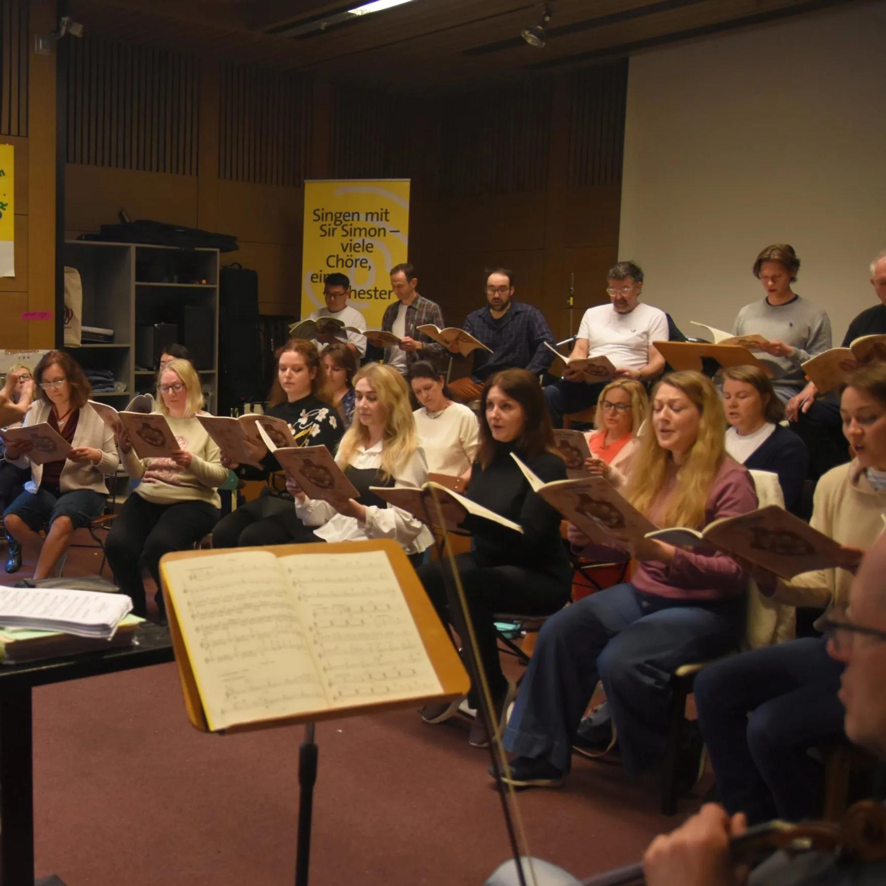 "Singen mit Sir Simon": Probenbesuch beim Hardy Chor in München episode artwork
