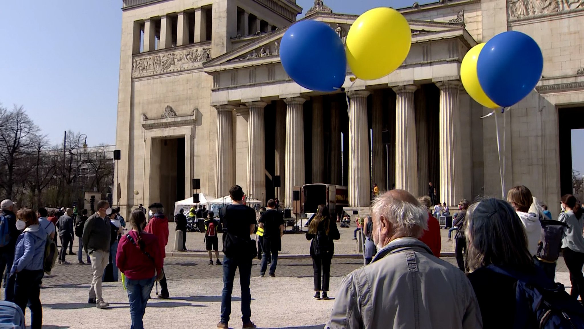 Demo von "Fridays for Future" (FFF) am 25. März 2022 auf dem Münchner Königsplatz.