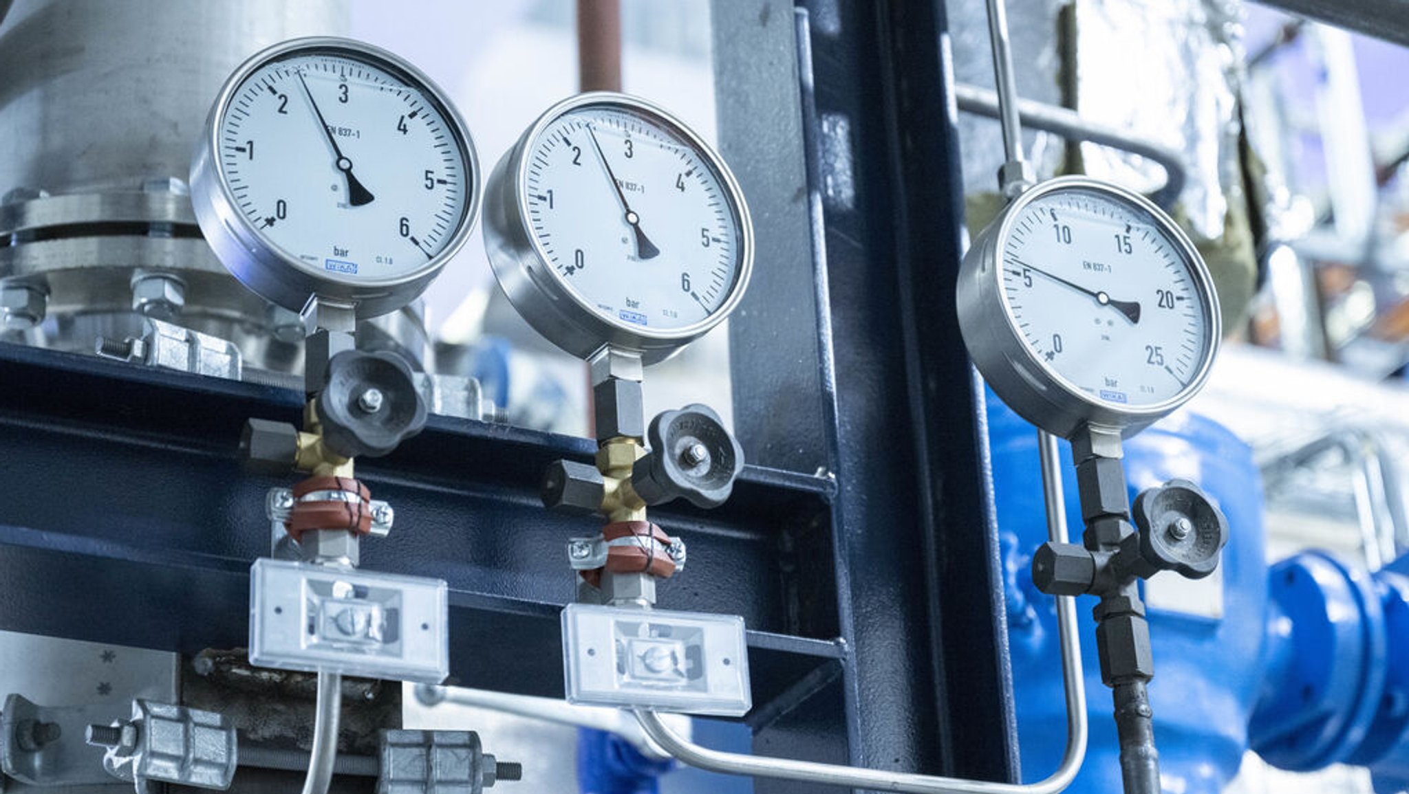 In einem Heizkraftwerk in Schöneweide steht eine Flusswasser-Großwärmepumpe.