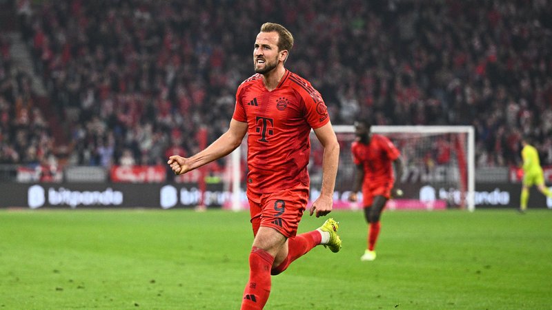 Harry Kane im Bundesligaspiel FC Bayern München - VfB Stuttgart | Bild: picture-alliance/dpa Harry Kane im Bundesligaspiel FC Bayern München - VfB Stuttgart