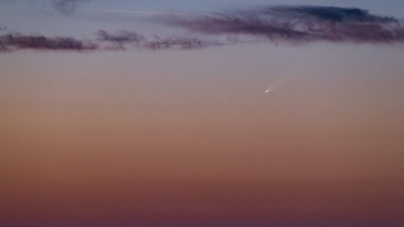 Komet C/2023 A3 Tsuchinshan-ATLAS in der Morgendämmerung über Italien am 28. September 2024 | Bild: Imago/NurPhoto Komet C/2023 A3 Tsuchinshan-ATLAS in der Morgendämmerung über Italien am 28. September 2024