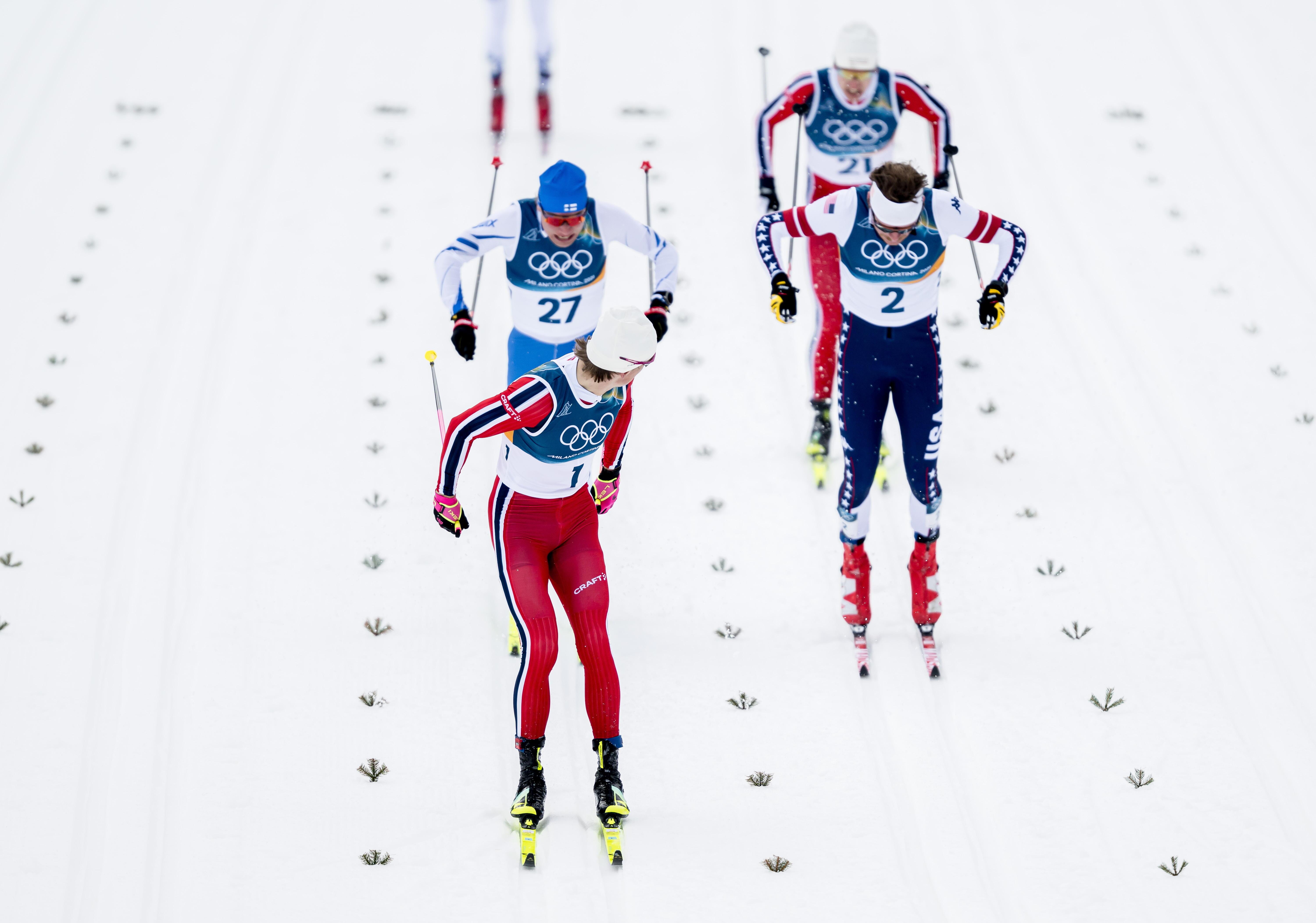 Johannes Klæbo gewinnt die Goldmedaille im Sprint.
