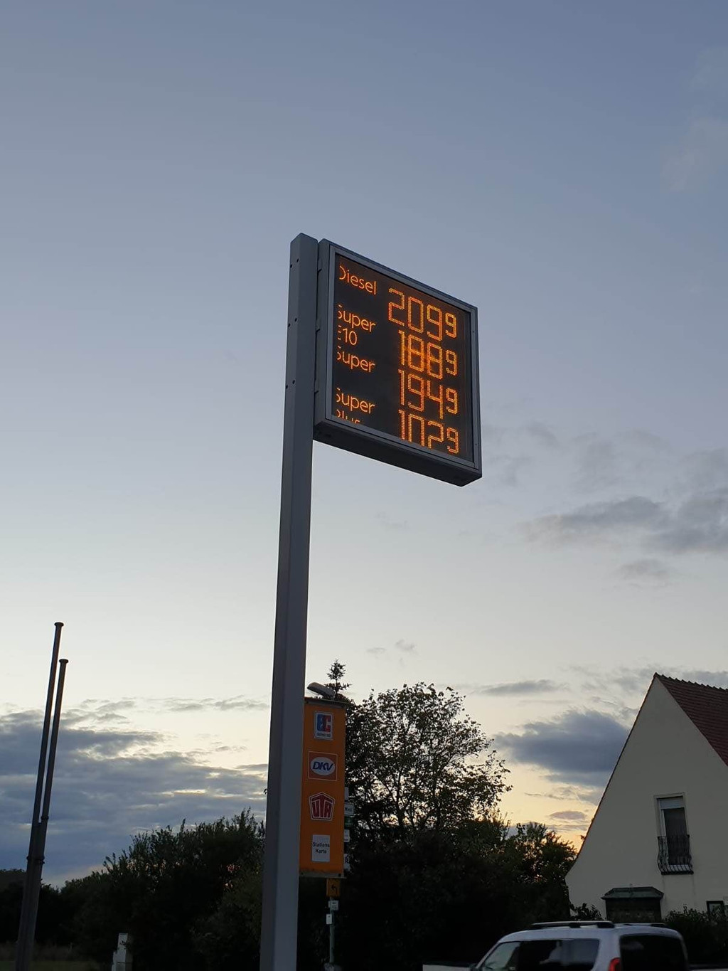 Tankstelle im Gewebegebiet von Gerolzhofen verkaufte gestern unbeabsichtigt Benzin Super-Plus für 1,029 Euro