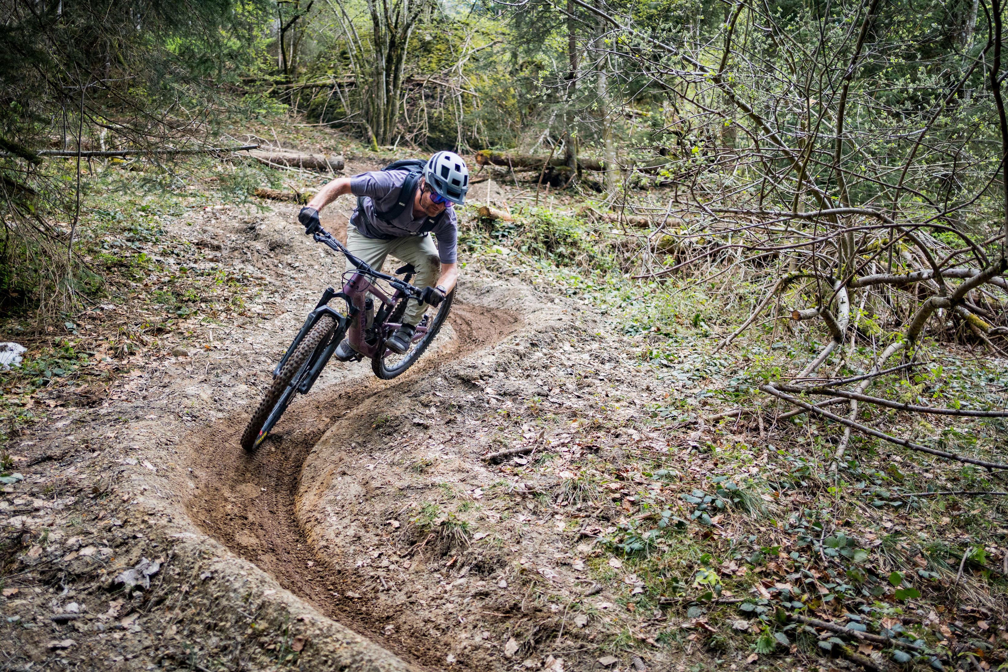 Testfahrt von Max Schumann auf dem "Neuland-Trail"