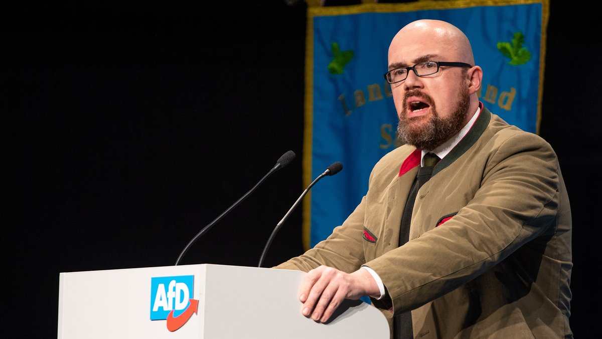 Hans-Thomas Tillschneider, Kandidat für die Europawahl, spricht bei der Europawahlversammlung der AfD in der Sachsen-Arena.