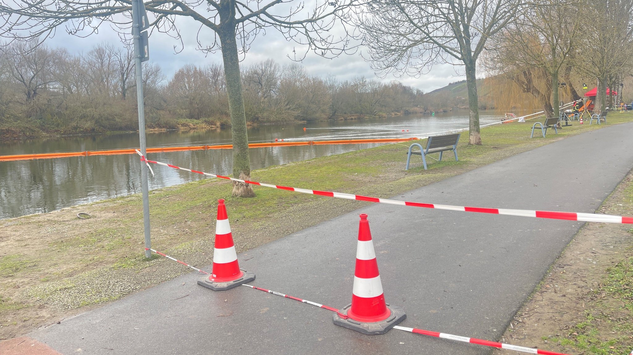 Main nach Diesel-Unfall wieder für Schiffsverkehr freigegeben  