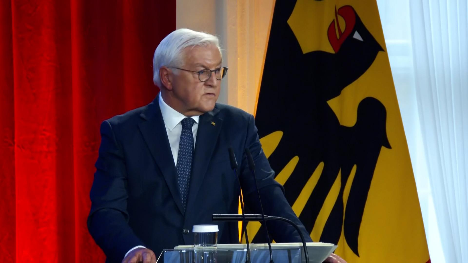 Bundespräsident Frank-Walter Steinmeier hält im Schloss Bellevue in Berlin seine Rede zum 9. November.