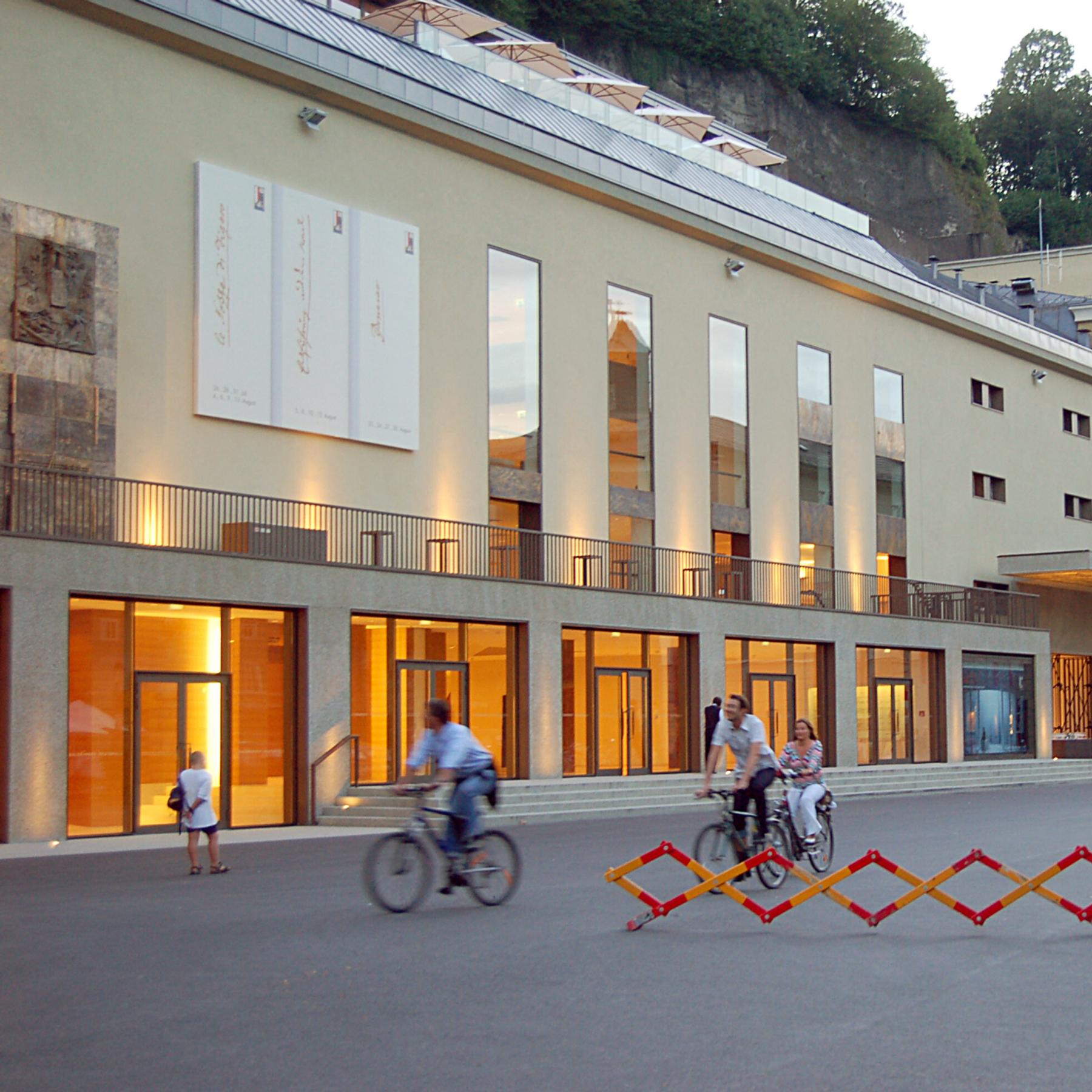 Hassliebe und Sommerjobs: Die Salzburger und die Festpiele episode artwork