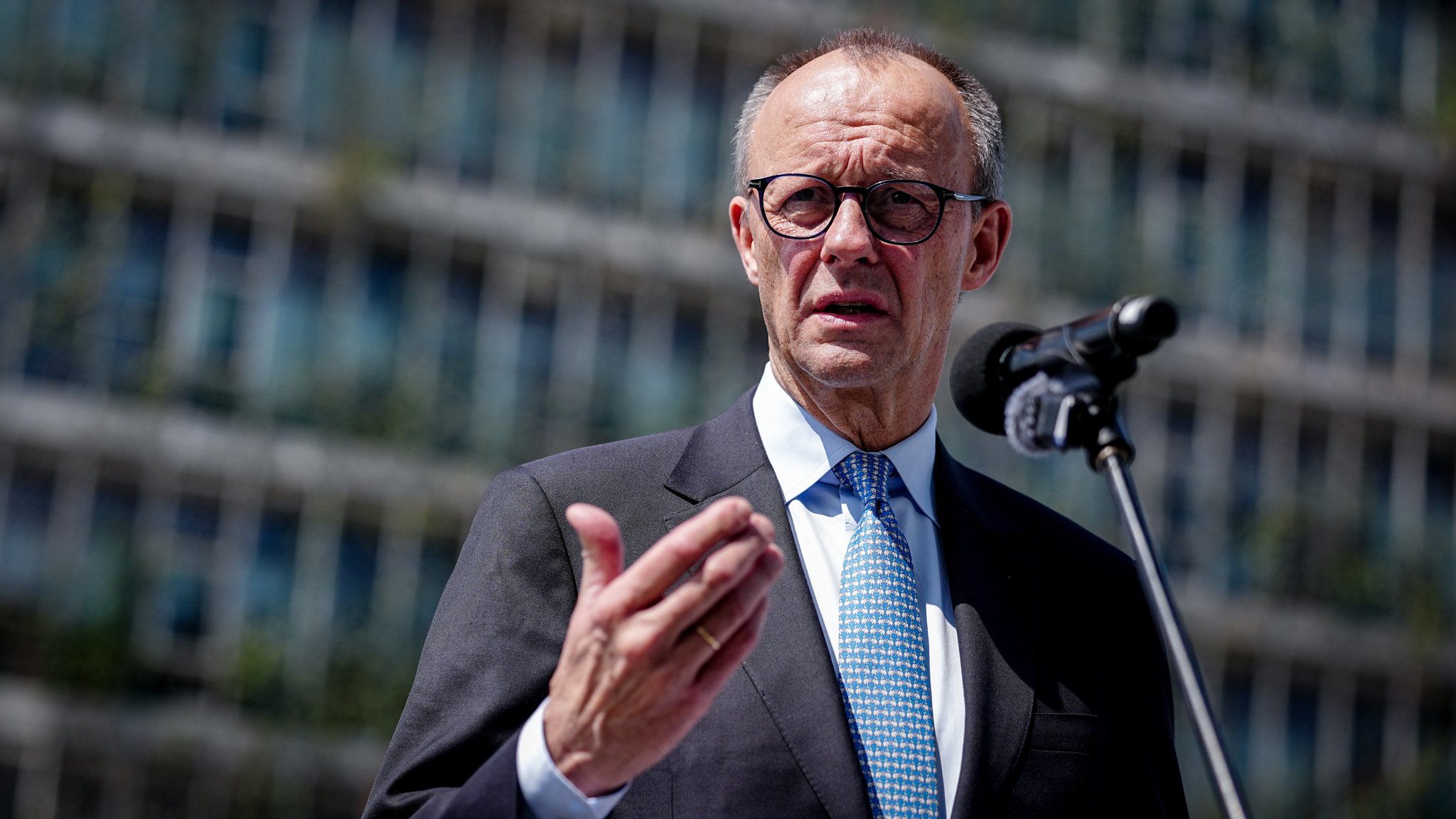 "Wirklich notwendig?": Merz findet Krankenstand zu hoch