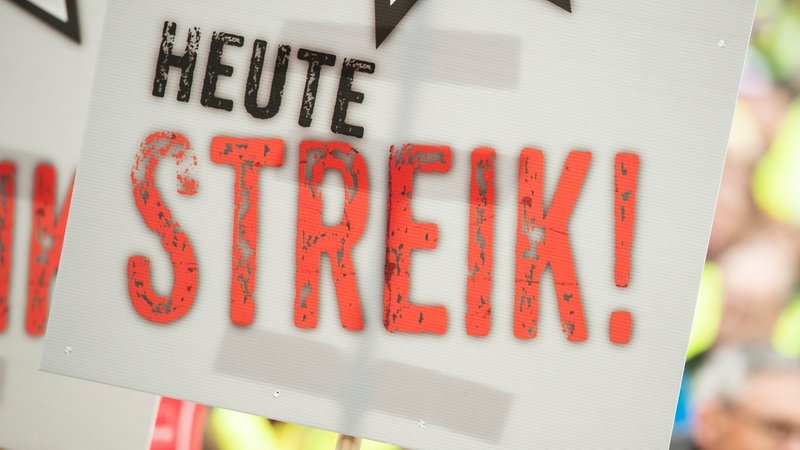 Verdi hat zu bayernweiten Streiks im Handel aufgerufen. Hintergrund sind die Tarifverhandlungen im Bayerischen Handel. 