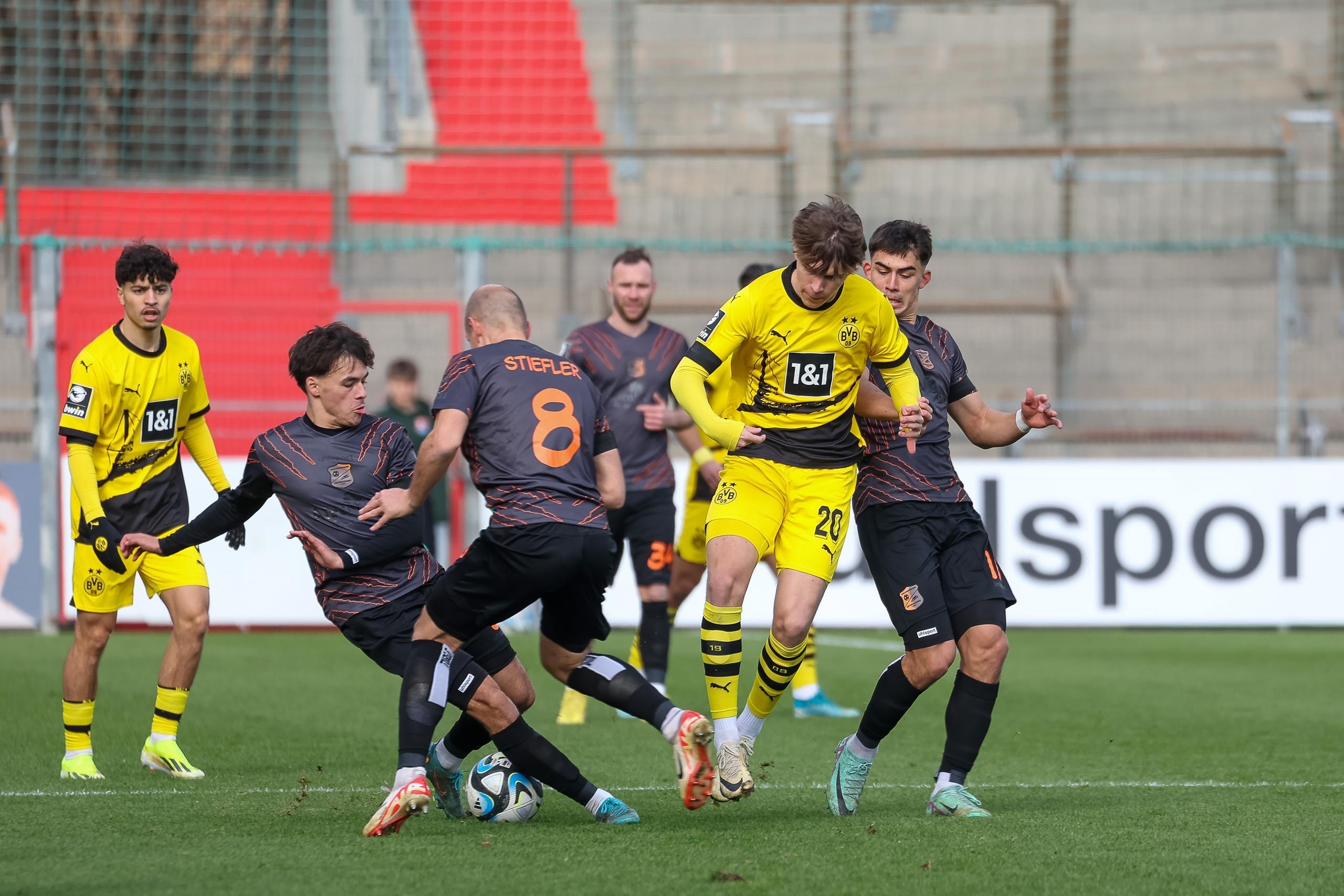 SpVgg Unterhaching gegen Borussia Dortmund II