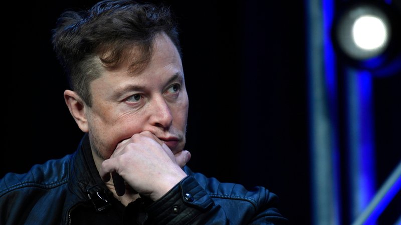 Längst ist Musk auch nicht mehr der reichste Mensch der Welt. Diese Position hat er diese Woche an den Chef des Luxus-Artikelherstellers LVMH, den Franzosen Bernard Arnault verloren. 
