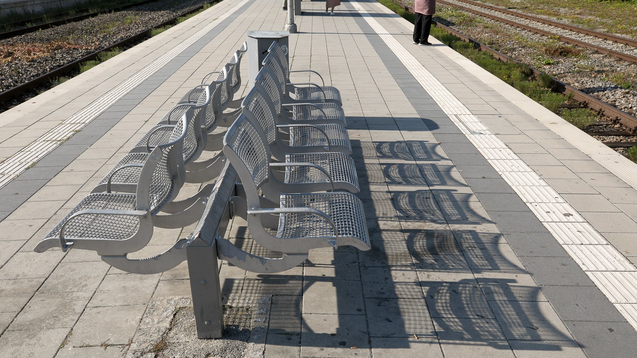 Leerer Bahnsteig in Giesing - hier hält an diesem Wochende vom 10. - 13. Oktober keine S-Bahn. | Bild: picture alliance / SZ Photo | Florian Peljak Leerer Bahnsteig in Giesing - hier hält an diesem Wochende vom 10. - 13. Oktober keine S-Bahn.