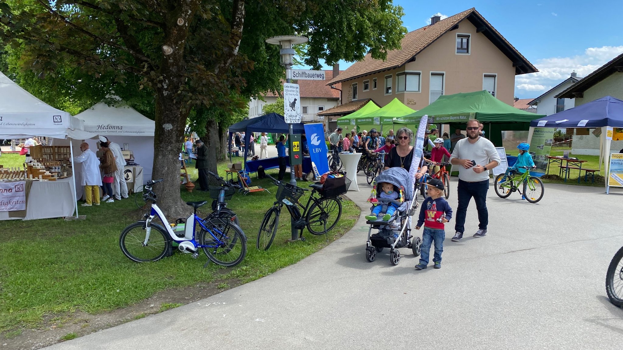 Infostände auf dem Donaufest