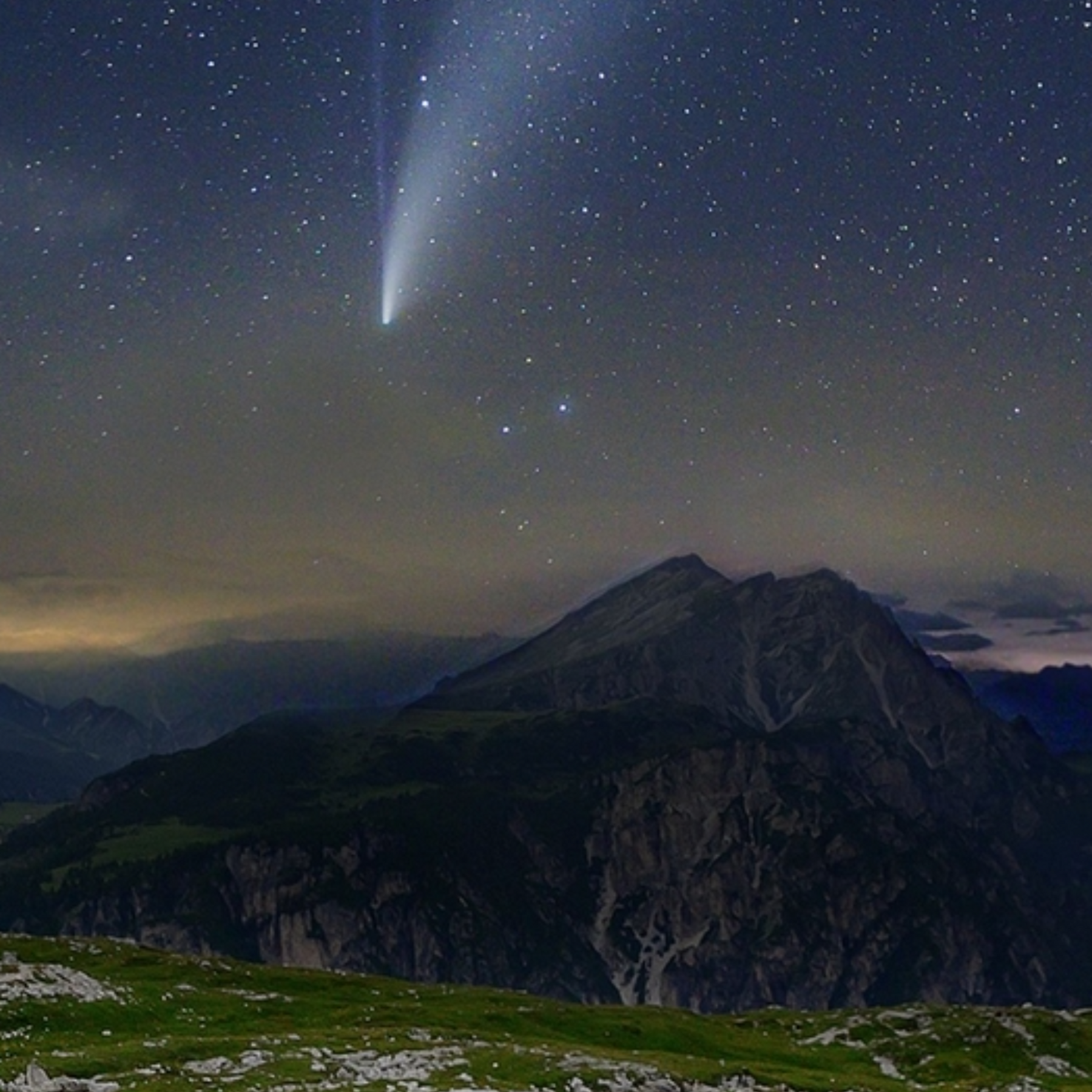 2024: Kometen, Sonnenfinsternis, Sternschnuppen - Was bringt der Nachthimmel?