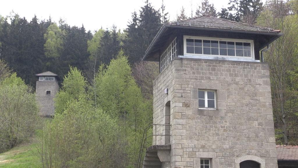 Wachtürme in der KZ-Gedenkstätte Flossenbürg