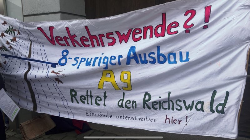 Transparent gegen den geplanten 8-spurigen Ausbau der A9 bei Nürnberg