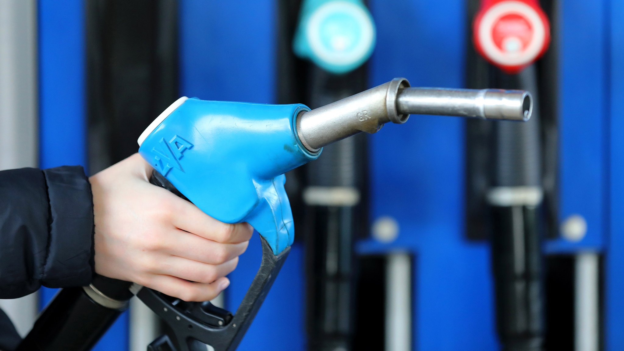 Symbolbild zu Spritpreisen und Tanken an der Tankstelle