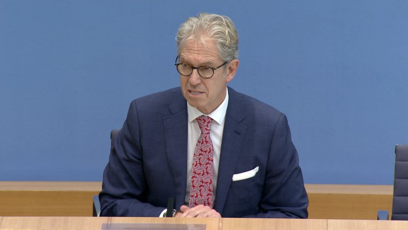 Kassenärzte-Präsident Gassen fordert ein "geordnetes Einladeverfahren" für die Auffrischungsimpfungen.