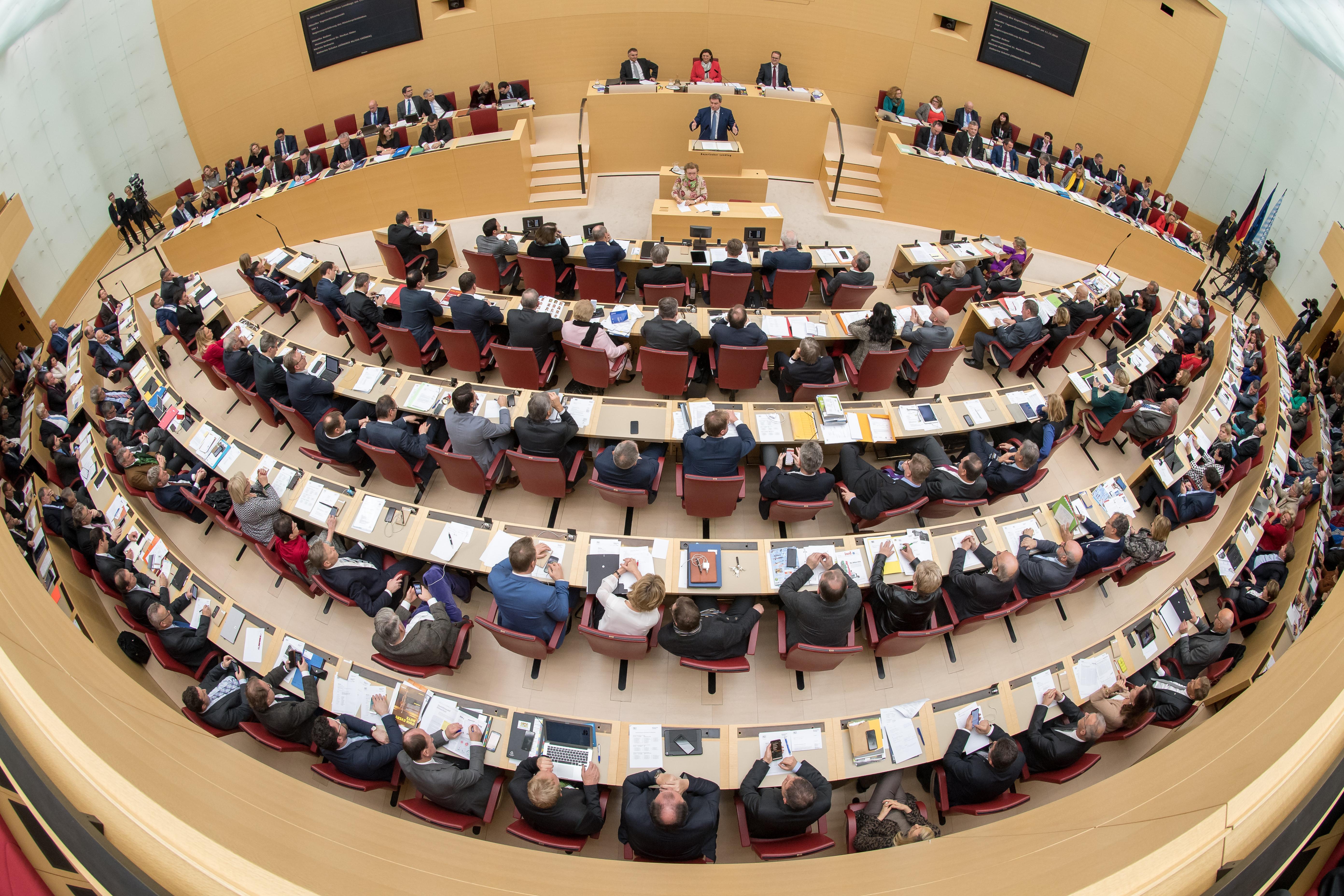 Kandidaten Für Die Bayerische Landtagswahl: Alt Gegen Jung? | BR24