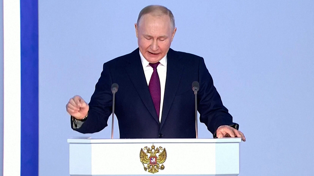 Drei Tage, bevor sich der russische Angriff auf die Ukraine jährt, hat Russlands Präsident Putin eine Rede zur Lage der Nation gehalten. | Bild: Bayerischer Rundfunk 2023 Drei Tage, bevor sich der russische Angriff auf die Ukraine jährt, hat Russlands Präsident Putin eine Rede zur Lage der Nation gehalten.