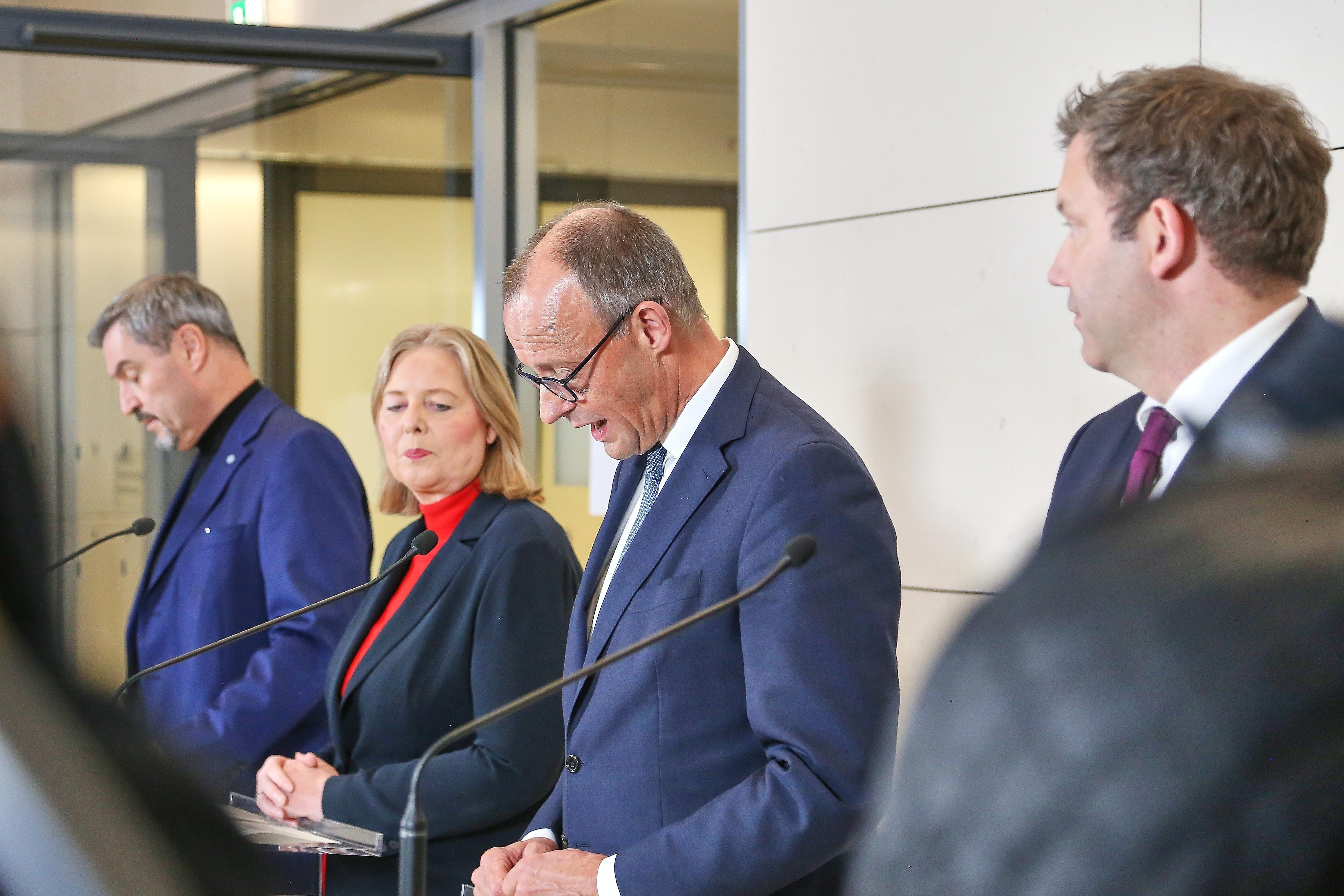 CSU-Chef Markus Söder, Bundesministerin für Arbeit und Soziales Bärbel Bas (SPD), Bundeskanzler Friedrich Merz (CDU), Bundesminister der Finanzen Lars Klingbeil (SPD)