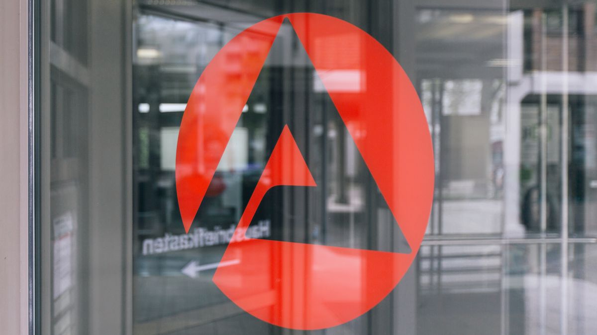 Erfolgreiches Programm Zum Abbau Von Langzeitarbeitslosigkeit Br24