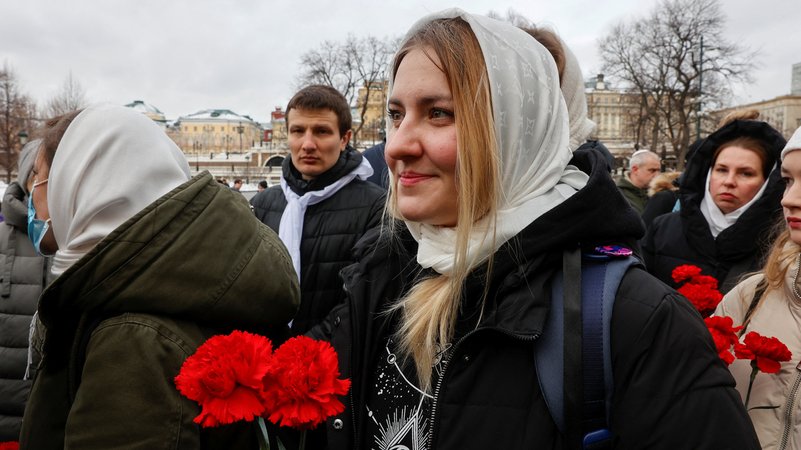 Angehörige russischer Soldaten haben in Moskau für ein Ende des Kriegs in der Ukraine demonstriert. Der von Frauen initiierte Protest ist für die Behörden heikel.