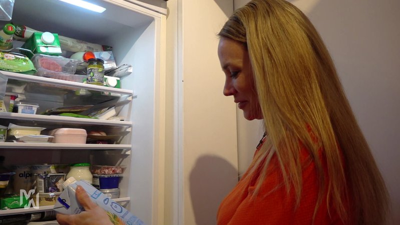 Familie Matuschek aus München versucht, möglichst wenige Lebensmittel wegzuwerfen. Dabei helfen passende Rezeptideen aus dem Internet.