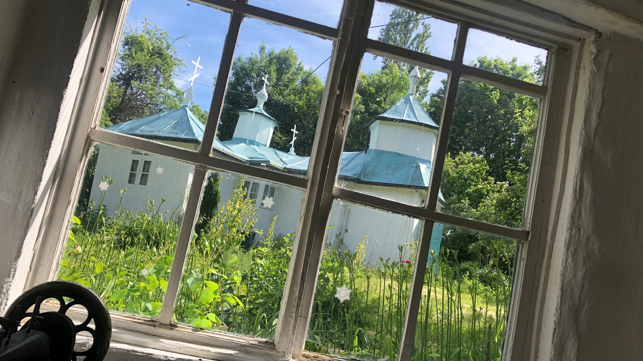 Versteckt mitten im Olympia-Park: Die Ost-West-Friedenskirche von Väterchen Timofei