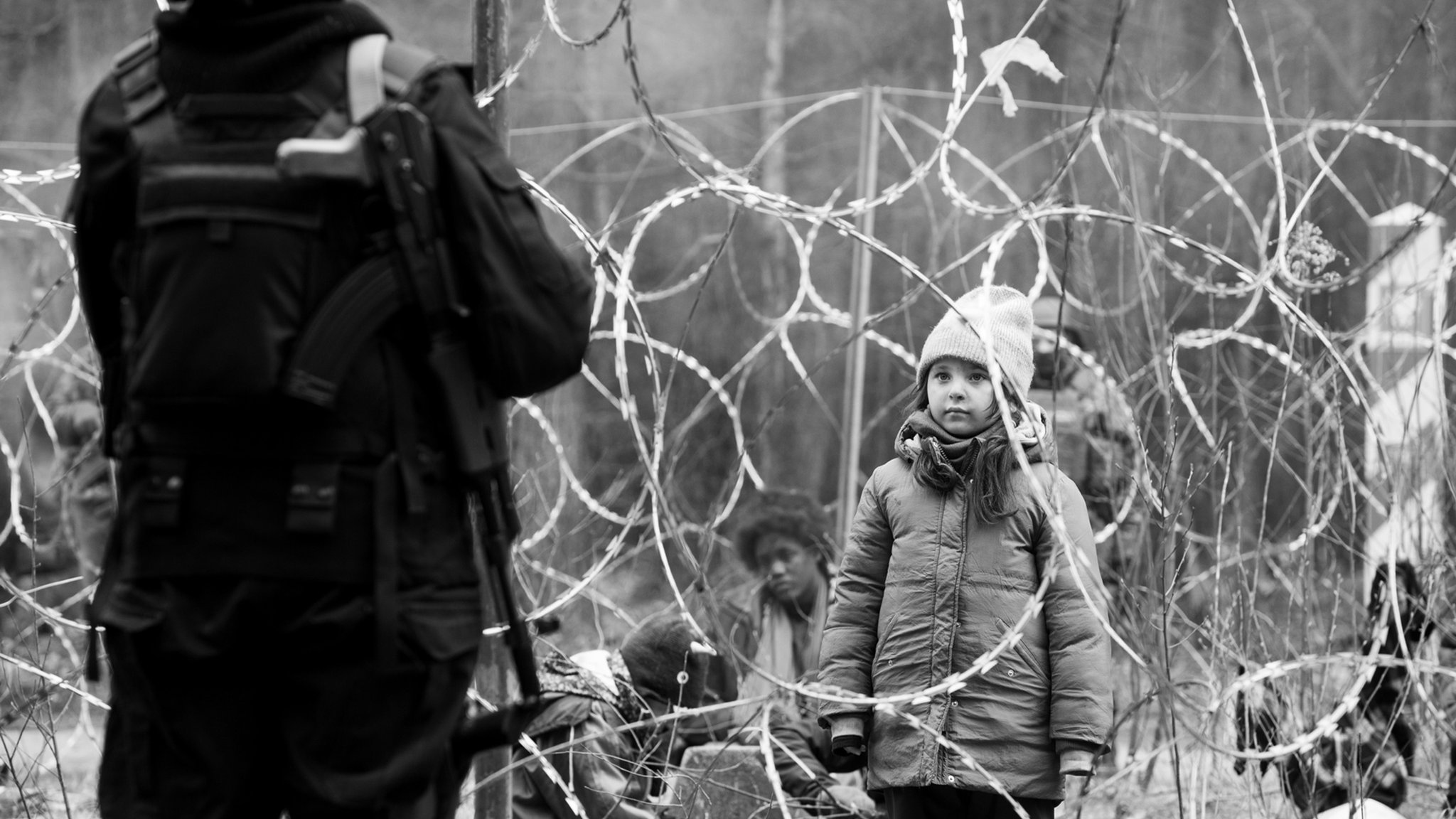 Das harte Vorgehen macht längst nicht mehr vor Kindern halt: Szene aus "Green Border" von Agniezka Holland.