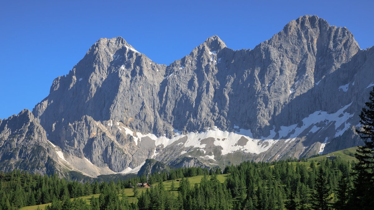 Deutsche retten Frau aus Gletscherspalte am Dachstein