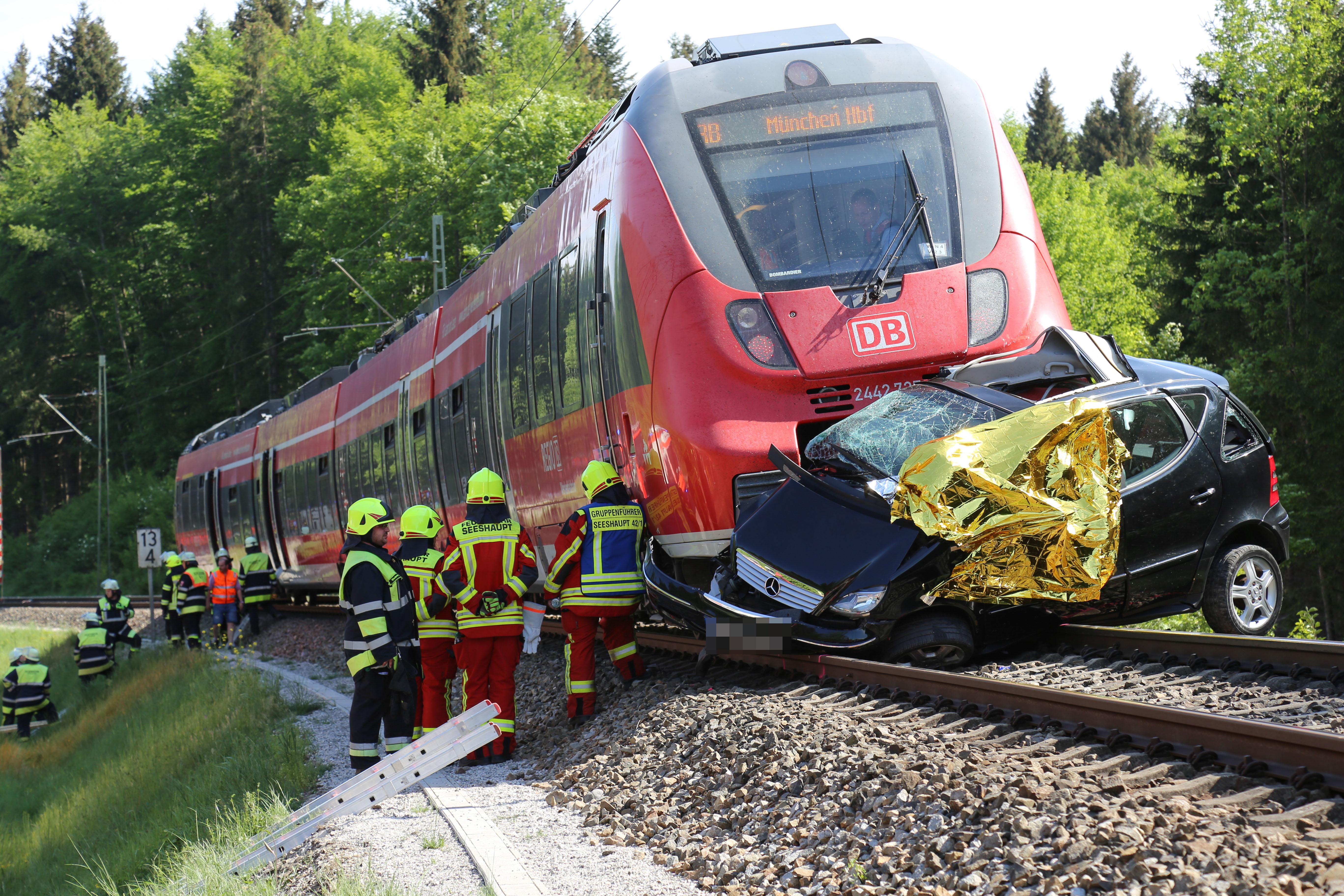 Zwei Tote Bei Kollision Mit Zug Nahe Seeshaupt | BR24