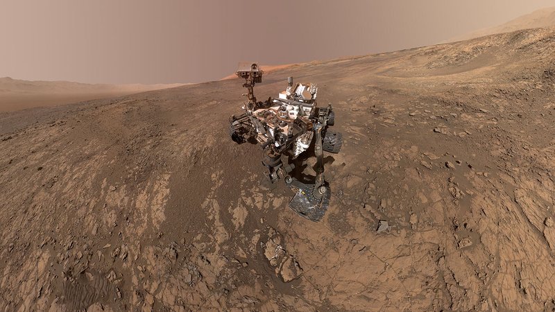 Der NASA-Rover Curiosity (hier im Bild) hat auf dem Roten Planeten Siderit gefunden, was auf eine warme und feuchte Vergangenheit des Planeten hindeutet. | Bild: picture alliance / ZUMAPRESS.com | NASA Der NASA-Rover Curiosity (hier im Bild) hat auf dem Roten Planeten Siderit gefunden, was auf eine warme und feuchte Vergangenheit des Planeten hindeutet.