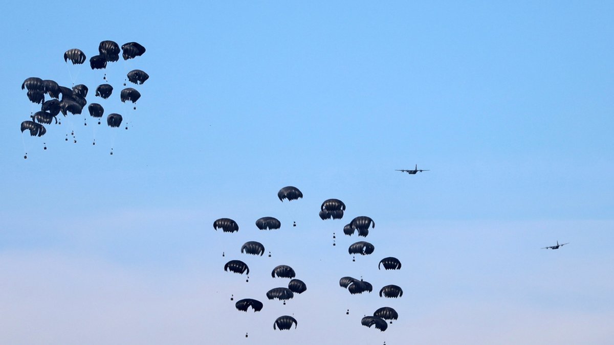 Hilfe aus der Luft: Auch Bundeswehr fliegt über Gazastreifen